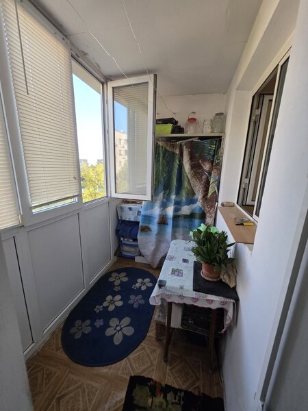 Trapezului, pe B-ul 1 Decembrie 1918, 15 minute metrou, Auchan, bloc 1980,