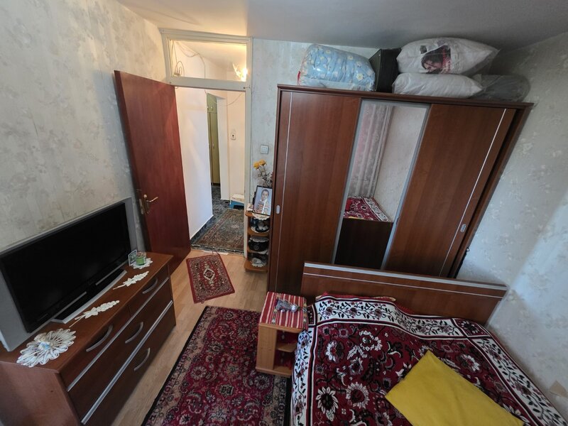 Trapezului, pe B-ul 1 Decembrie 1918, 15 minute metrou, Auchan, bloc 1980,