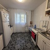 Trapezului, pe B-ul 1 Decembrie 1918, 15 minute metrou, Auchan, bloc 1980